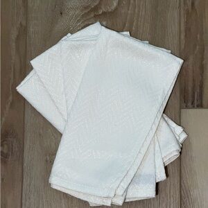 Lauren Ralph Lauren White Jacquard Cloth Napkins Set of 4 Elegant Table Linens
